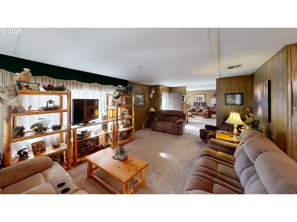 98171 TUTTLE LN, Brookings, OR 97415