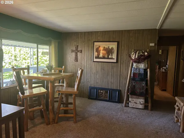 98171 TUTTLE LN, Brookings, OR 97415