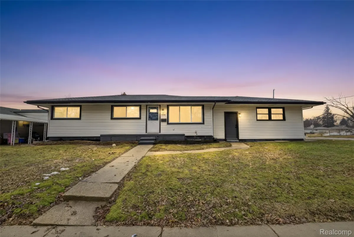 21911 Sharkey ST, Clinton Charter Township, MI 48035