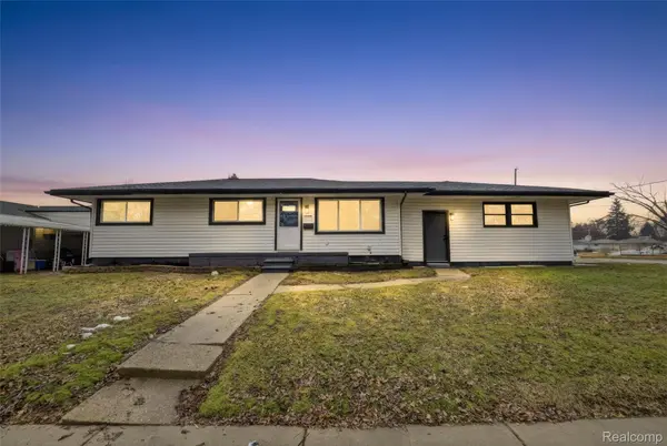 21911 Sharkey ST, Clinton Charter Township, MI 48035