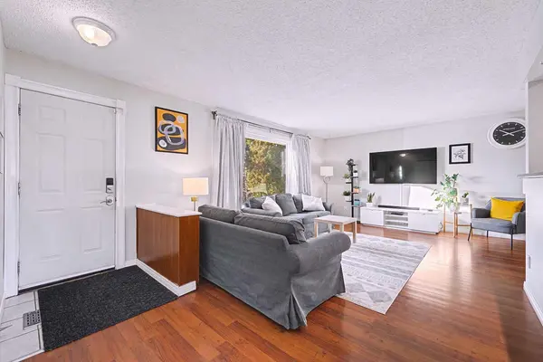 336 Penworth WAY SE, Calgary, AB T2A 4G2