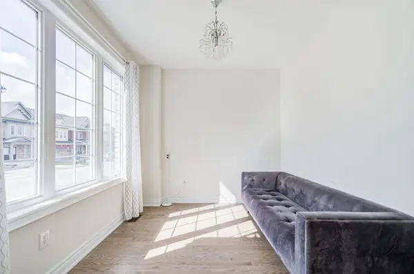 152 Ben Sinclair AVE, East Gwillimbury, ON L9N 0Z2