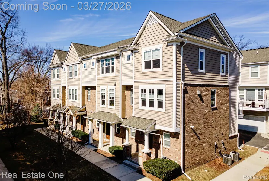 1081 N Sherman DR, Royal Oak Charter Township, MI 48067