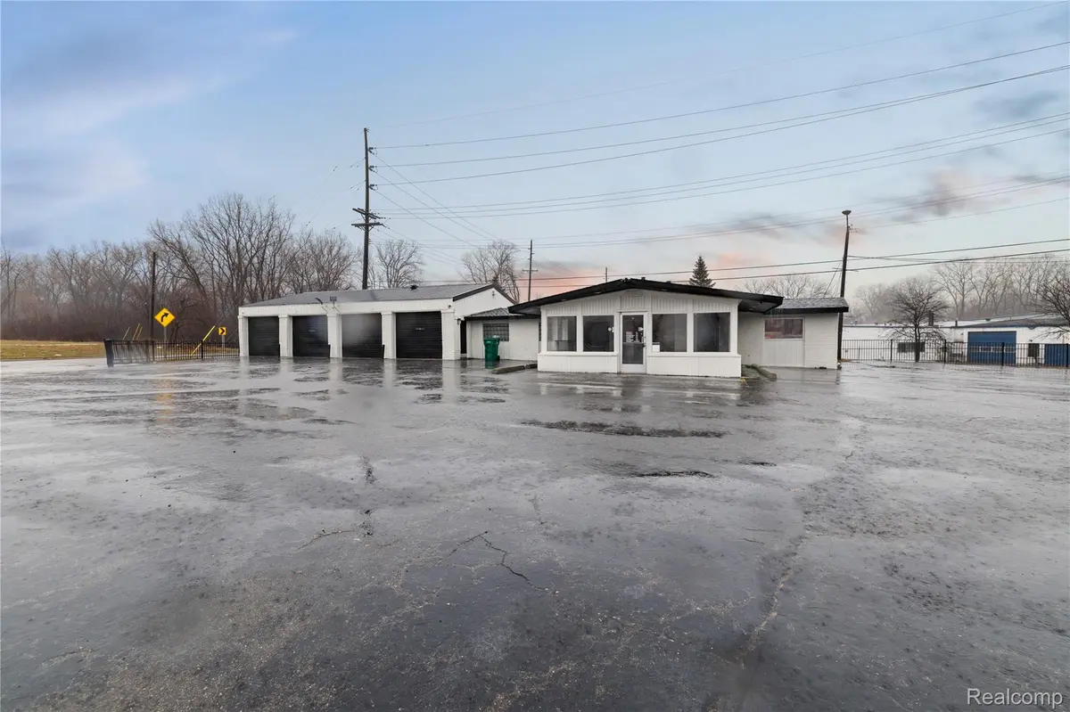 2020 DIXIE, Waterford Charter Township, MI 48328