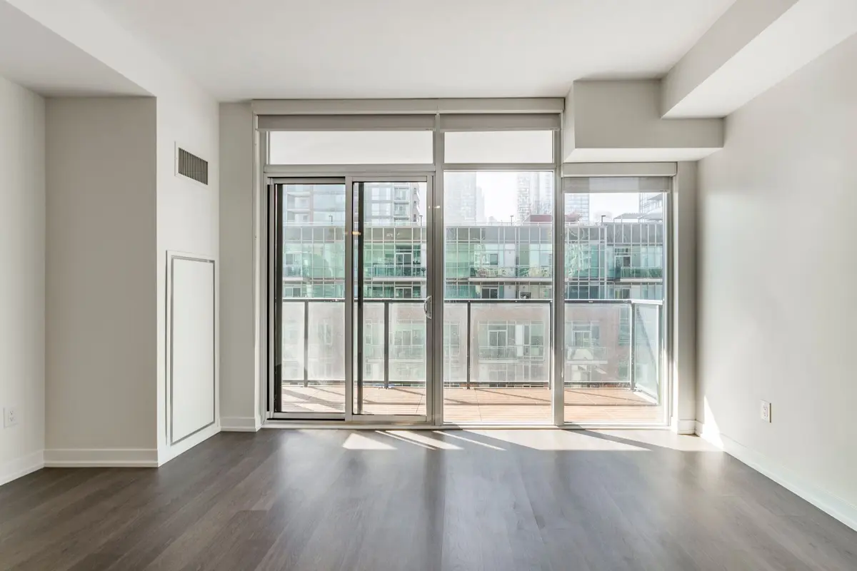 105 George ST #713, Toronto C08, ON M5A 0L4