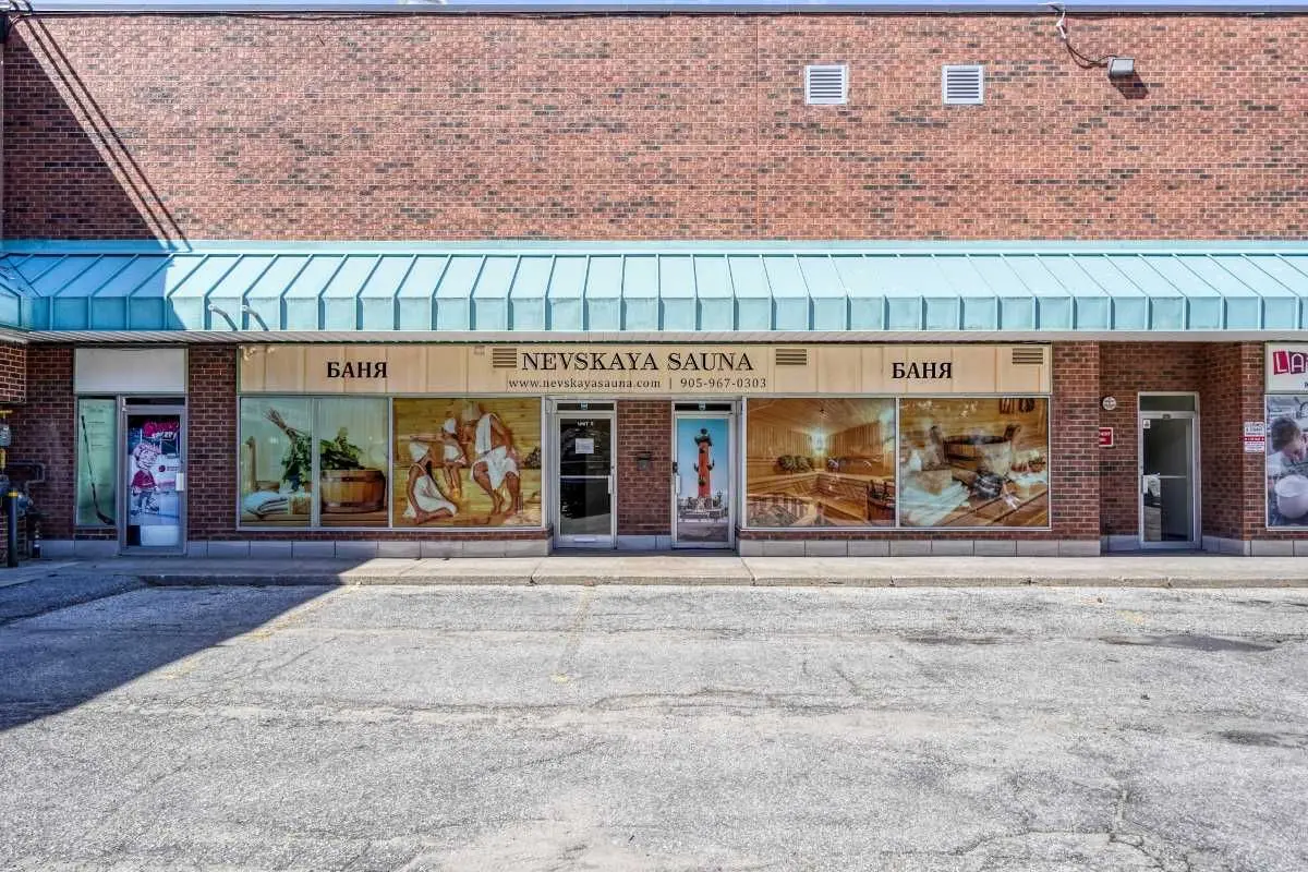 38 Parkside DR #9, Newmarket, ON L3Y 8J9