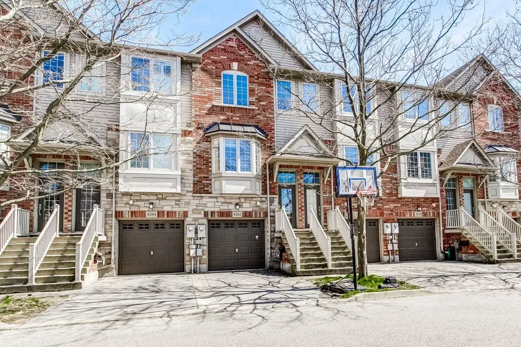 4262 Ingram Common, Burlington, ON L7L 0C4