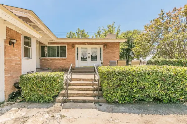 6207 Lyndon B Johnson Freeway, Dallas, TX 75240