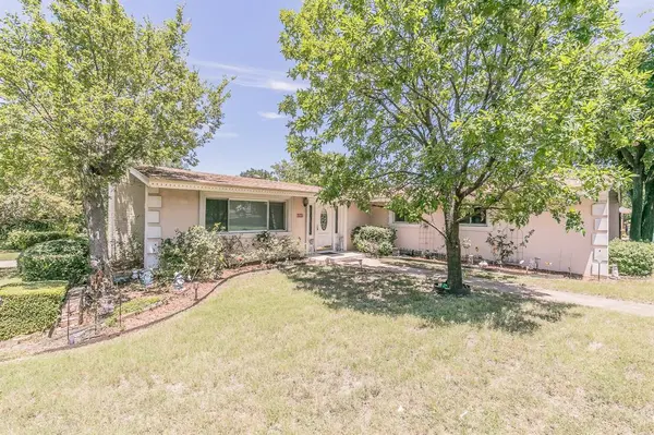 6207 Lyndon B Johnson Freeway, Dallas, TX 75240