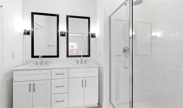 605 Ridgewood Drive, Van Alstyne, TX 75495