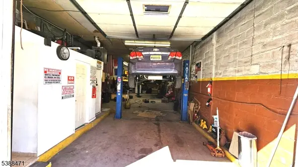 64 State St, Paterson City, NJ 07501