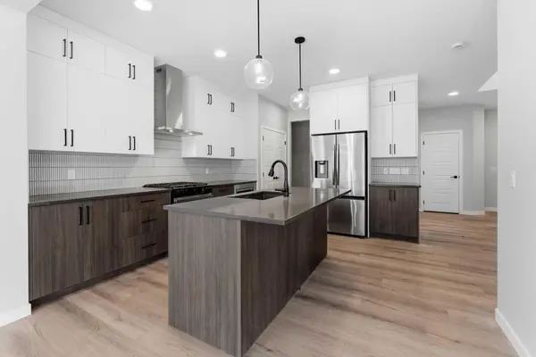 921 Chinook Winds Meadow SW, Airdrie, AB T4B 0R7