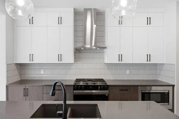 921 Chinook Winds Meadow SW, Airdrie, AB T4B 0R7