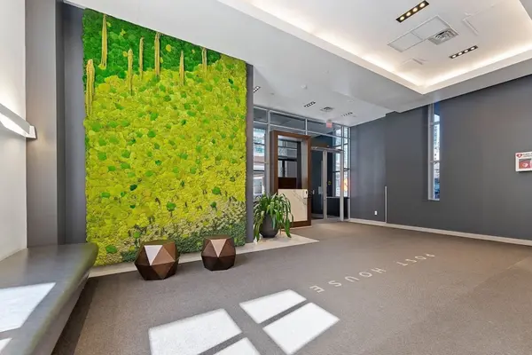 105 George ST #713, Toronto C08, ON M5A 0L4