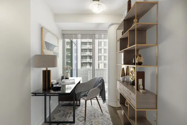 105 George ST #713, Toronto C08, ON M5A 0L4