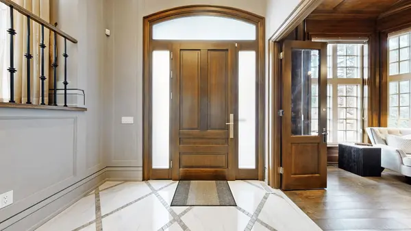 11 Tremont CRES, Toronto C13, ON M3B 2R9