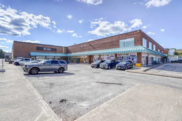 38 Parkside DR #9, Newmarket, ON L3Y 8J9