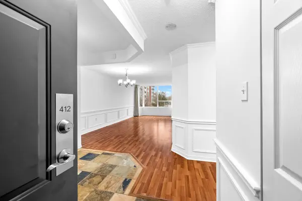 1270 Maple Crossing BLVD #412, Burlington, ON L7S 2J9