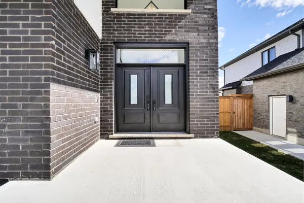 104 Crestview DR, Middlesex Centre, ON N0L 1R0