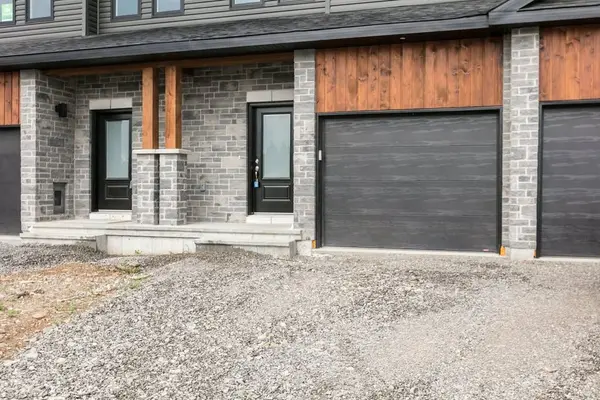 106 Dowdall CIR, Carleton Place, ON K7C 0S4