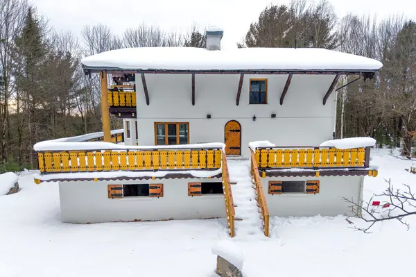 878 DEER LAKE RD RD, Huntsville, ON P0B 1L0