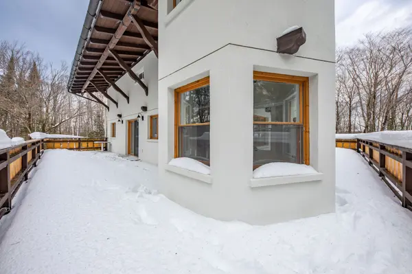 878 DEER LAKE RD RD, Huntsville, ON P0B 1L0