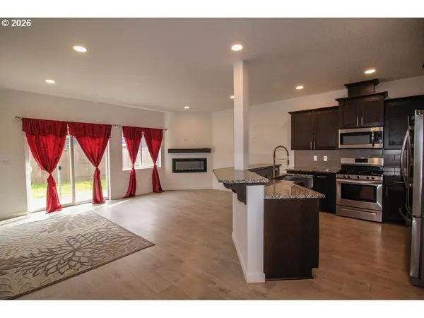 1272 S QUARTZ DR, Cornelius, OR 97113