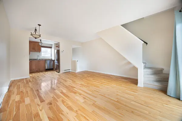 248 Milan ST, Toronto C08, ON M5A 3Z6