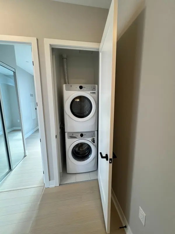 2088 James ST #1308, Burlington, ON L7R 0H2