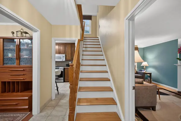 66 Arcade CRES, Hamilton, ON L9C 3H9