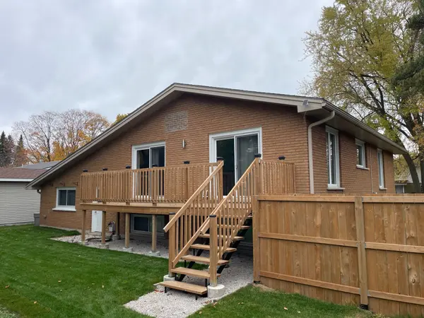 664 Pine Grove DR, Saugeen Shores, ON N0H 2C3