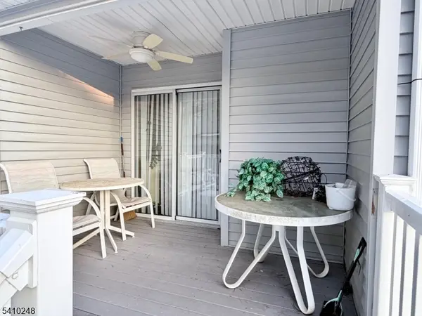 55 Sand Hill Rd, Jamesburg Boro, NJ 08831