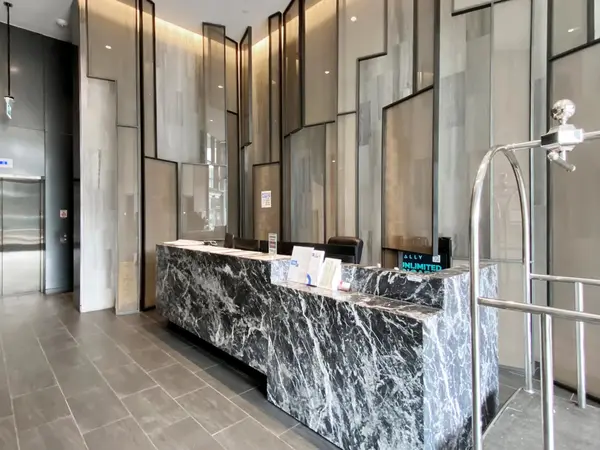 27 Bathurst ST #410, Toronto C01, ON M5V 0R1