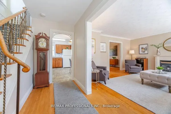 77 Bedford Park AVE, Richmond Hill, ON L4C 2N9