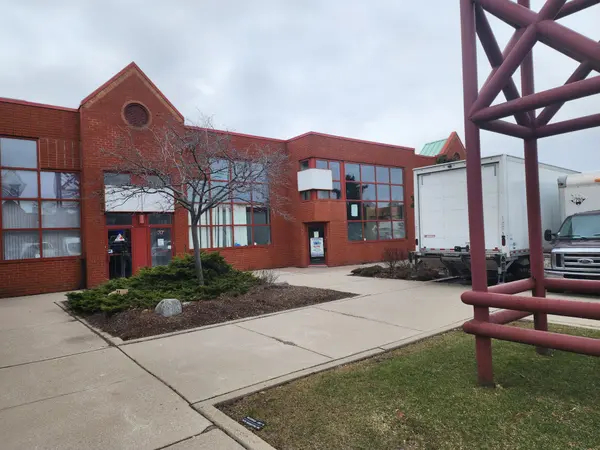 5100 South Service RD #37/38, Burlington, ON L7L 6A5