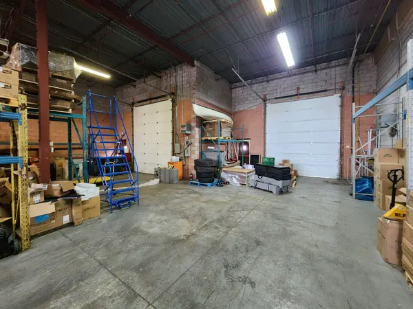 5100 South Service RD #37/38, Burlington, ON L7L 6A5