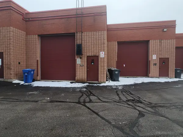 5100 South Service RD #37/38, Burlington, ON L7L 6A5