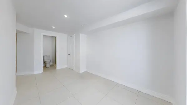 13 Manor Glen CRES #BSMT, East Gwillimbury, ON L0G 1M0