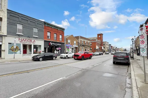 15231 Yonge ST, Aurora, ON L4G 1L8