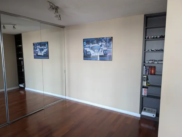 45 Kingsbridge Garden CIR #1003, Mississauga, ON L5R 3K4