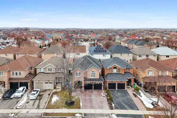 53 Linderwood DR, Brampton, ON L7A 1S4