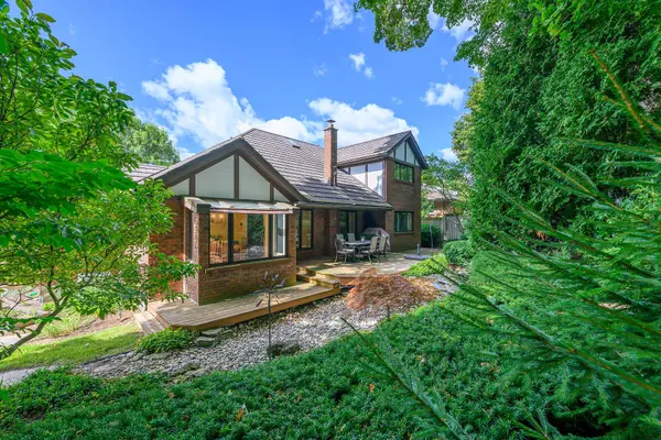 33 Walnut DR, Guelph, ON N1E 4B4