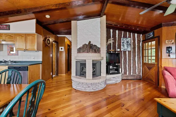 4 Mallard LN, Lake Of Bays, ON P0B 1A0