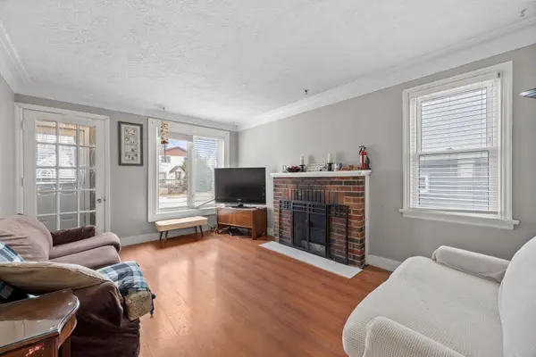 24 Terrence ST, London East, ON N5Z 1C1