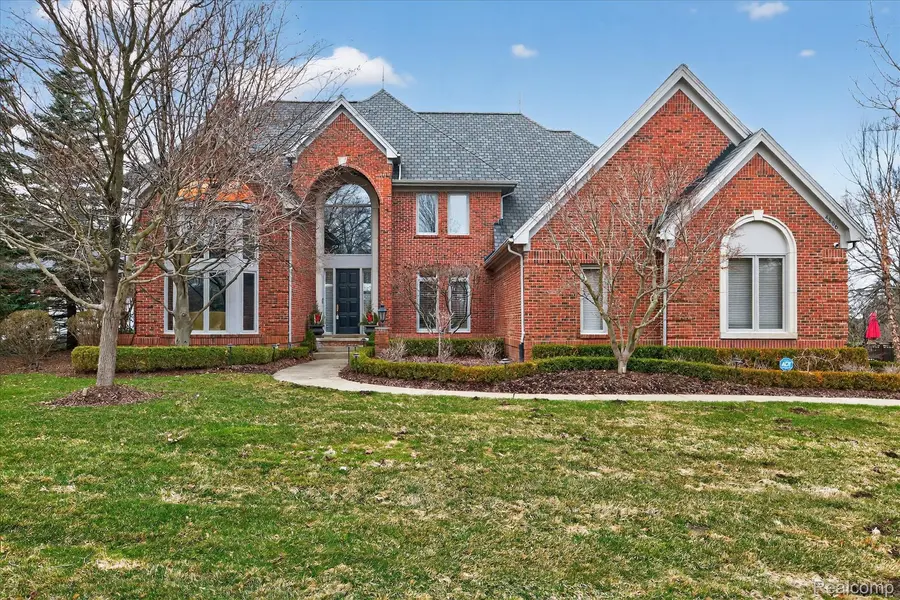 4806 Goodison Place DR, Oakland Charter Township, MI 48306