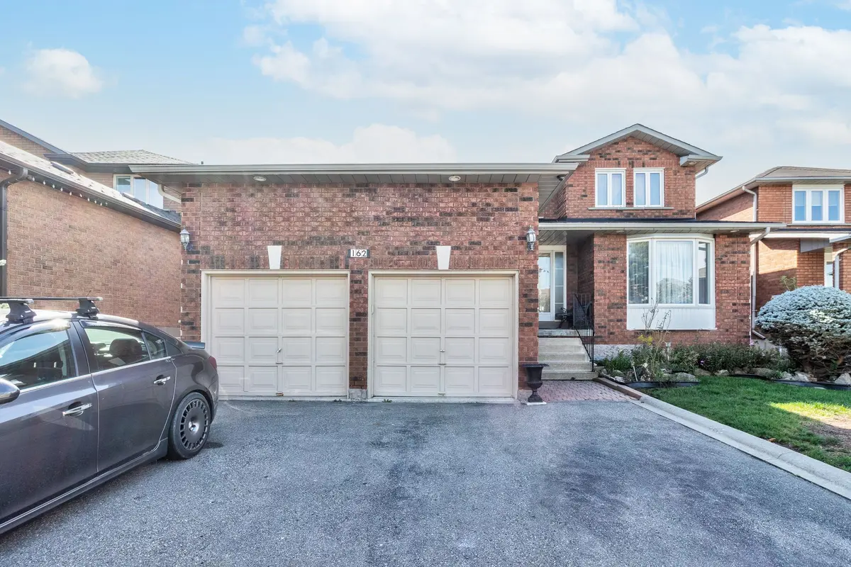 162 Longhouse ST, Vaughan, ON L4L 8E9
