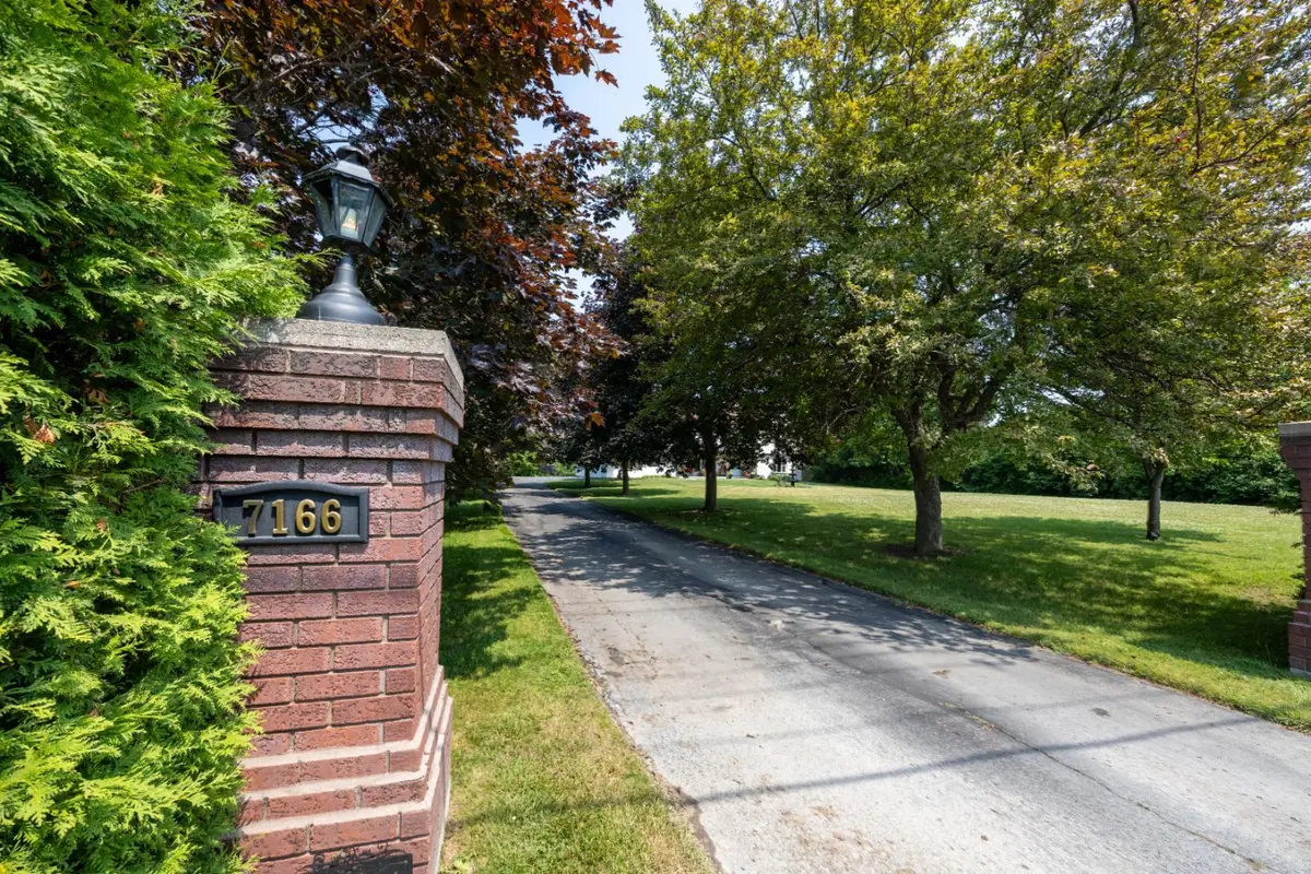 7166 Dale RD, Hamilton Township, ON L1A 3V6