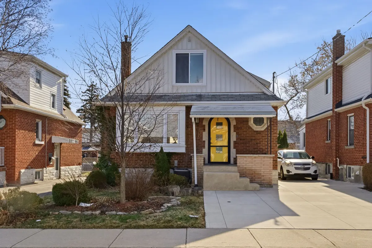 151 Rodgers RD, Hamilton, ON L8K 3C1