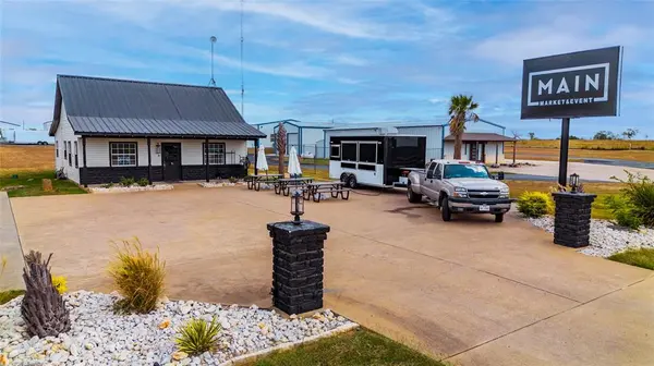 5528 FM933, Whitney, TX 76692