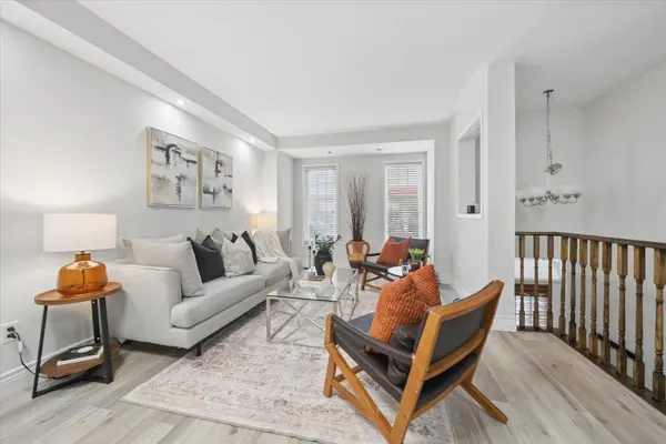 14 Oakins LN, Ajax, ON L1T 0H2